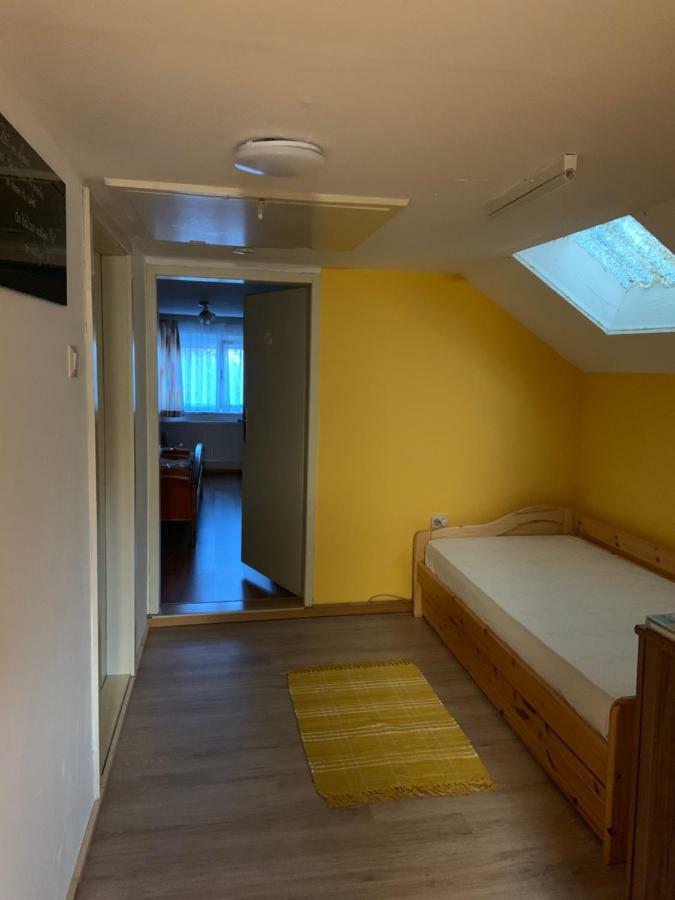 Serschenhof- Auszeit Ueber Dem Stall Apartment ลอยช์ชาค ภายนอก รูปภาพ